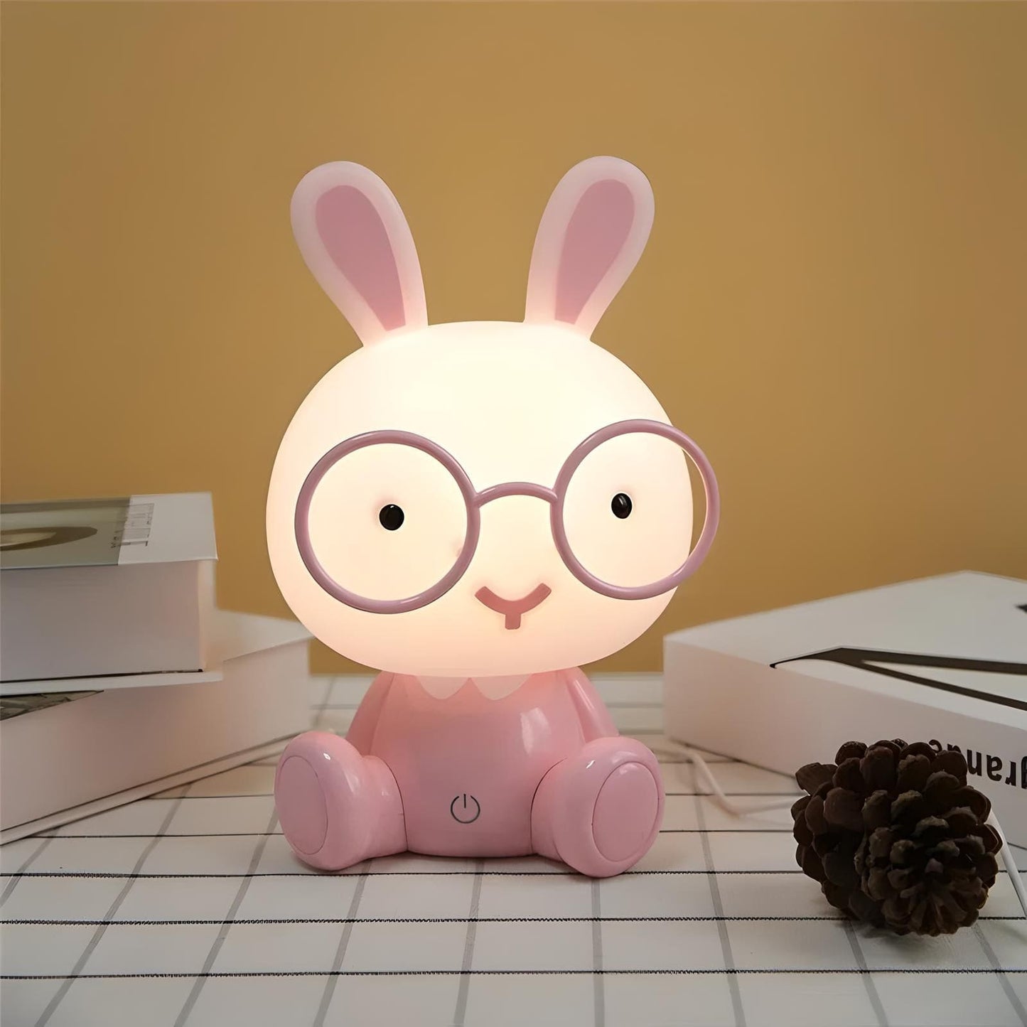 Veilleuse lapin rose à lunettes 