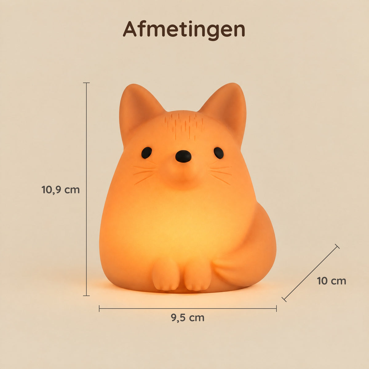 Afmetingen van het oranje vossen-nachtlampje: 10,9 cm, 9,5 cm en 10 cm